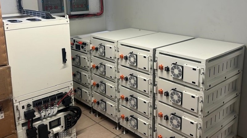100KW-2.5MW C&I DEYE ESS SOLUTION